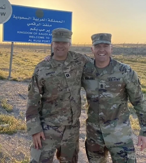 Nick Edwards with a fellow soldier in Saudi Arabia